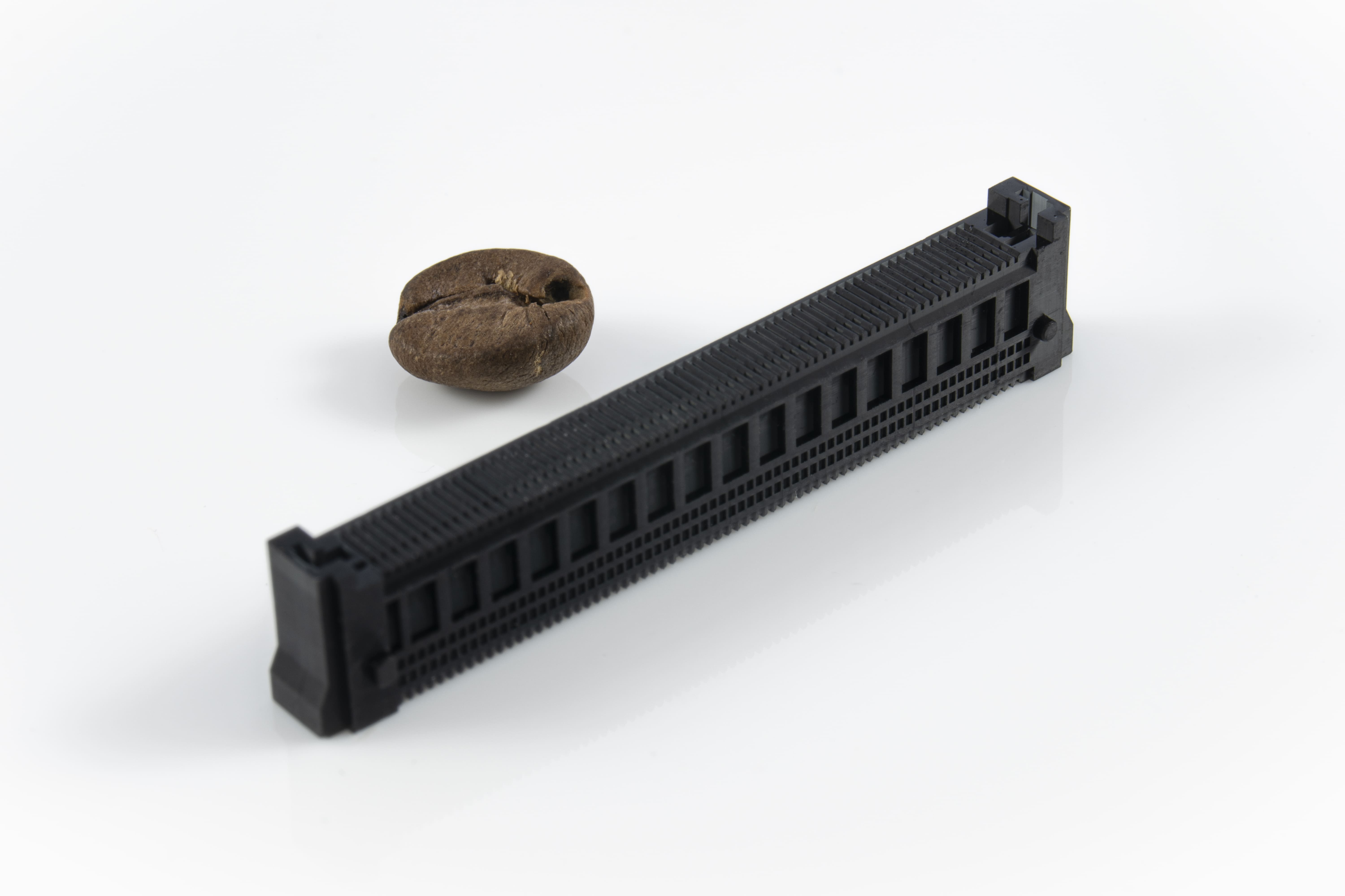 電子コネクター部品 Connector Baseの高精度3Dプリント事例