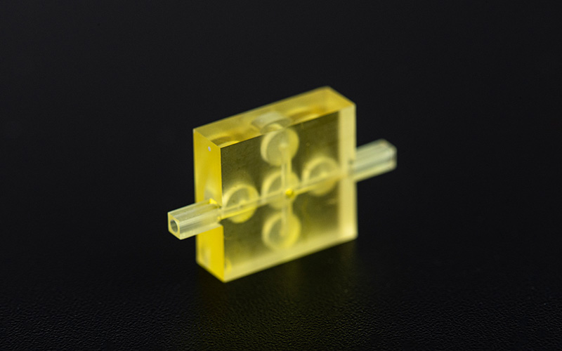 マイクロ流体：流体コネクタの3D造形.3